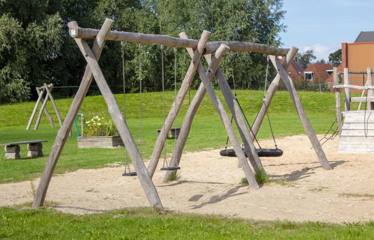 Grosse Familienvilla Mit Sauna Tzummarum Exterior foto